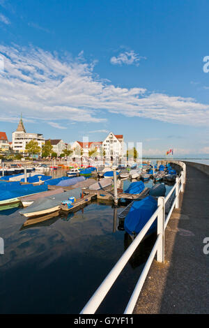 Bateaux de pêche dans le port, Friedrichshafen, Bodensee, le lac de Constance, Bade-Wurtemberg Banque D'Images