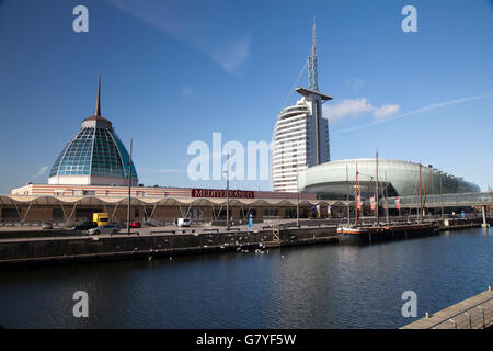 Bâtiment Klimahaus, Mediterraneo shopping mall, Centre de conférence, à la voile, Ville Havenwelten, Bremerhaven, Weser Banque D'Images