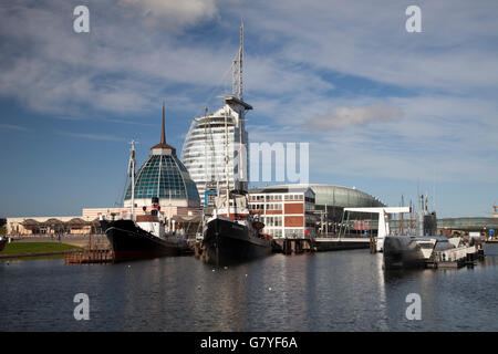 Museumshafen habour, Klimahaus building, Mediterraneo shopping mall, Centre de conférence, à la voile, Ville Havenwelten, Bremerhaven Banque D'Images