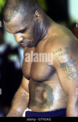 Photo de fichier en date du 04-06-2002 du boxeur américain Mike Tyson. Banque D'Images