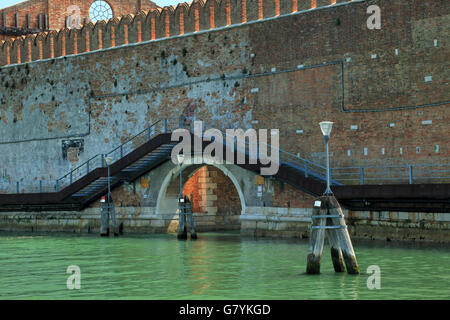 Mur de fortification. Entrée arrière sur le côté nord de l'Arsenal, Castello, Venise Banque D'Images