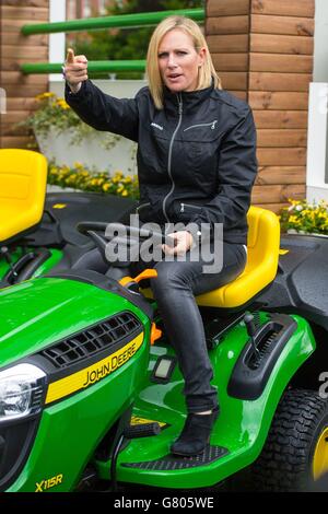 Zara Phillips à un photocall sur le stand John Deere au salon des fleurs 2015 de RHS Chelsea, à l'hôpital Royal Chelsea, à Londres. Banque D'Images