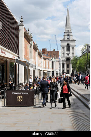 Vue sur Brushfield Street sur le marché Old Spitalfields, près de Liverpool Street, à l'est de Londres. Banque D'Images