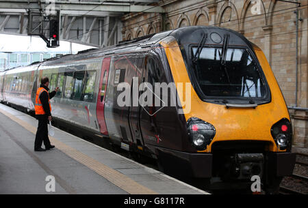 Gare Waverley d'Édimbourg. Un train CrossCountry à la gare Waverley d'Édimbourg Banque D'Images