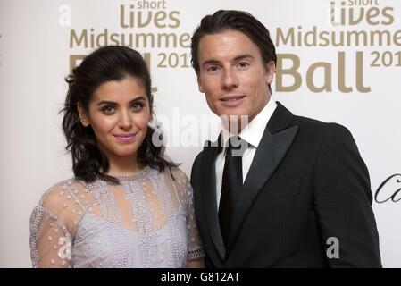 Katie Melua et James Toseland (à droite) assistent au bal du milieu de l'été pour de courtes vies à Sixty One Whitehall, Londres. Banque D'Images