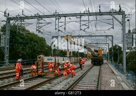 Nouvelle piste de forçage en ligne à Bourne End au cours de la West Coast Main Line mise à niveau. Banque D'Images