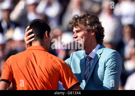 Novak Djokovic et Gustavo Kuerten le 15 e jour de l'Open de France à Roland Garros le 7 juin 2015 à Paris, France Banque D'Images