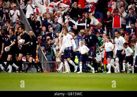 Football - Coupe du Monde 2006 Qualifications - Six Group - Angleterre v Irlande du Nord - Old Trafford Banque D'Images