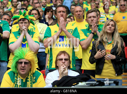 Football - Championnat Sky Bet - jouer - finale - Middlesbrough / Norwich City - Stade Wembley.Les fans de Norwich City dans les stands lors de la finale du championnat Sky Bet jouent au stade Wembley, à Londres. Banque D'Images