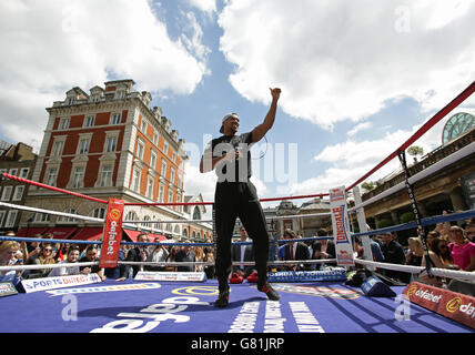 Boxe - Kevin Mitchell et Anthony Joshua Media Work Out - Covent Garden Banque D'Images