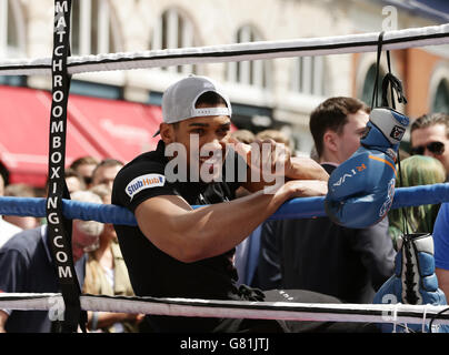 Boxe - Kevin Mitchell et Anthony Joshua Media Work Out - Covent Garden Banque D'Images