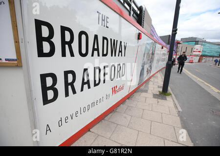 Les travaux se poursuivent sur le Broadway Bradford, le centre commercial de 72 magasins développé par Westfield, comme il a été annoncé qu'il ouvrira le 5 novembre 2015. Banque D'Images