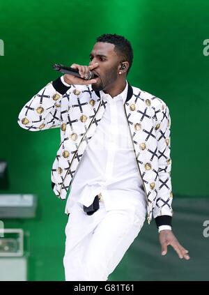 EN EXCLUSIVITÉ, Jason Derulo joue sur scène pendant le Summertime ball de Capital FM au stade Wembley, à Londres. Banque D'Images