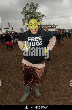 Télécharger Festival 2015 - troisième jour - Donington Park.Festival Goers le jour 3 de Download festival le 14 2015 juin à Donnington Park, Royaume-Uni Banque D'Images