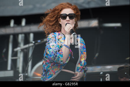 Jess Glynne se présentant sur scène le deuxième jour du festival Parklife le 07 2015 juin à Heaton Park Manchester, Royaume-Uni Banque D'Images