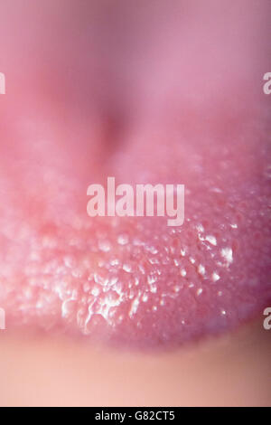 Extreme close-up of woman's tongue Banque D'Images