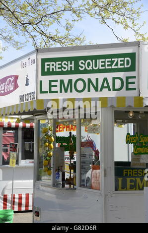 Nourriture et boissons sont en Hollande, dans le Michigan durant Tulip Time Festival Banque D'Images