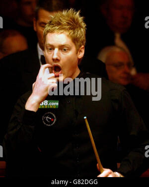 Snooker - Championnat du Monde 2005 de l'ambassade - Premier tour - Stephen Hendry v Neil Robertson - Le Creuset Banque D'Images