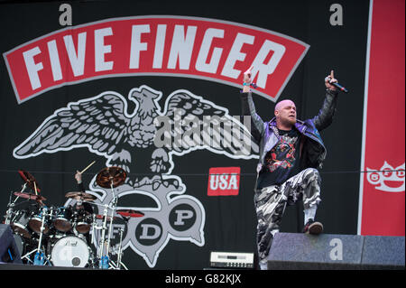 Ivan Moody de Five Finger Death Punch en direct sur scène le premier jour du festival de téléchargement le 12 2015 juin à Donnington Park, Royaume-Uni Banque D'Images