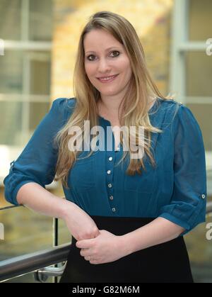 La fondatrice du sexisme quotidien Laura Bates au Cabinet Office de Londres après son annonce, elle a reçu un BEM dans la liste des distinctions honorifiques de la Reine pour l'anniversaire. Banque D'Images