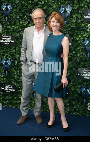 Jane Asher et son mari Gerald Scarfe arrivent au Samuel L Jackson et un pour le Boys Charity Fashion ball au Roundhouse à Londres, un événement pendant le British Fashion Council's London Collections: Men. Banque D'Images