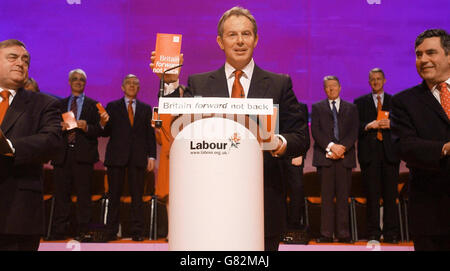 Campagne d'élection générale 2005 - Manifeste du travail Lancement - Mermaid Theatre Banque D'Images