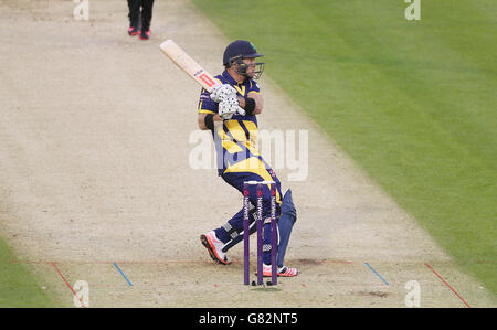 Les chauves-souris Colin Ingram de Glamorgan lors du match de Blaste NatWest T20 au stade SWALEC, Cardiff. Banque D'Images