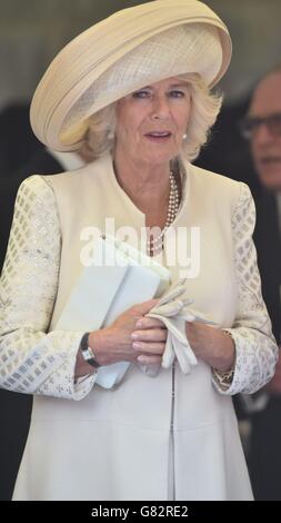 La duchesse de Cornwall participe au service annuel de l'ordre du Garter à la chapelle Saint-George, au château de Windsor. Banque D'Images