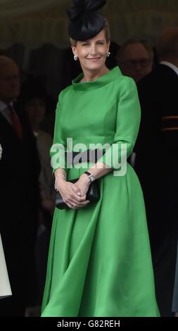 La comtesse de Wessex participe au service annuel de l'ordre du Garter à la chapelle Saint-Georges, au château de Windsor. Banque D'Images