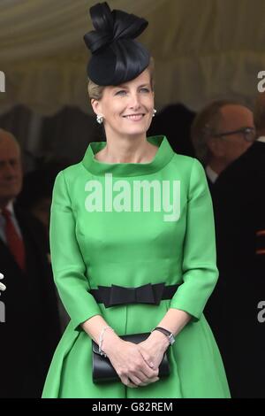 La comtesse de Wessex participe au service annuel de l'ordre du Garter à la chapelle Saint-Georges, au château de Windsor. Banque D'Images