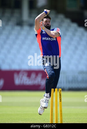 Cricket - Royal London One Day Series - Angleterre v Nouvelle-Zélande - England nets session - The Kia Oval.Le Liam Plunkett d'Angleterre pendant la session filets au Kia Oval, Londres. Banque D'Images