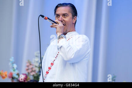 Mike Patton de Faith pas plus de représentation live le jour 2 du festival de téléchargement le 13 juin 2015 à Donnington Park, Royaume-Uni Banque D'Images