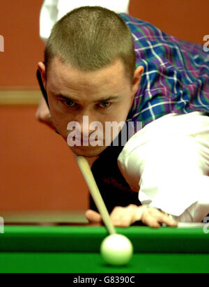 Snooker - Championnat du Monde 2005 de l'ambassade - Premier tour - Stephen Hendry v Neil Robertson - Le Creuset Banque D'Images