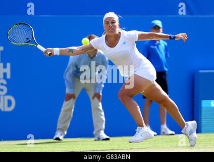 Svetlana Kuznetsova, de Russie, en action contre Caroline Wozniacki, du Danemark, au cours de la cinquième journée de l'AEGON International au parc Devonshire, à Eastbourne. Banque D'Images