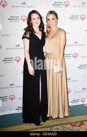 Sophie McShera et Joanne Froggatt participant au dîner de gala de Downton Abbey au Landmark Hotel, Londres. APPUYEZ SUR ASSOCIATION photo. Date de la photo: Mercredi 24 juin 2015. Voir l'histoire de PA SHOWBIZ Downton. Le crédit photo devrait se lire comme suit : Ian West/PA Wire Banque D'Images