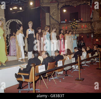 Divertissement - Miss Monde 1966 - Londres Banque D'Images