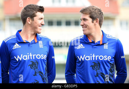 Cricket - Royal London One Day Series - Fourth One Day International - Angleterre v Nouvelle-Zélande - Angleterre nets et presse confiereJamie (à droite) et Craig Overton, en Angleterre, lors d'une session de filets à Trent Bridge, Nottingham. Banque D'Images