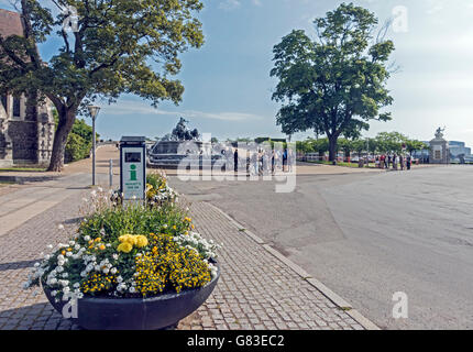 Fouontain Gefion Springvandet) (avec des touristes à Churchillparken près de Langelinie à Copenhague Danemark Banque D'Images