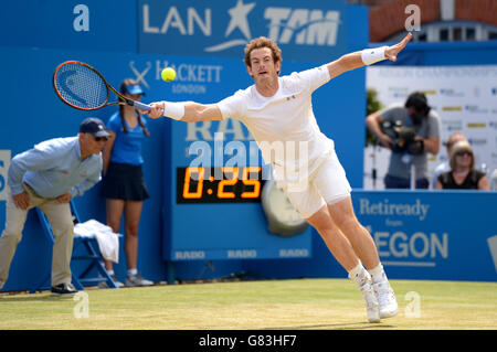 Tennis - Championnat AEGON 2015 - septième jour - le Queen's Club.Andy Murray, de la Grande-Bretagne, en action au cours du septième jour des Championnats AEGON au Queen's Club, Londres. Banque D'Images