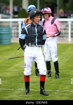 Courses hippiques - Festival du 2015 mai - première journée - Hippodrome de Goodwood. Frankie Dettori, jockey Banque D'Images