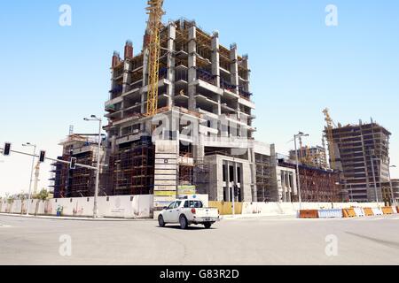 Al Bandary Engineering's Commercial Tower en construction. Quartier du port de plaisance du développement rapide de nouvelles ville de Lusail, au Qatar Banque D'Images