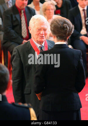 Lord Ashdown, ancien dirigeant libéral démocrate, reçoit un Compagnon d'honneur de la princesse royale lors d'une cérémonie d'investiture à Buckingham Palace, Londres. Banque D'Images