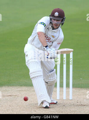 Cricket - LV= Championnat du comté - Division 2 - Premier jour - Surrey v Gloucestershire - The Kia Oval.Rory Burns de Surrey en action contre Gloucestershire. Banque D'Images