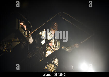 Kanye West qui se déroule sur la Pyramide Stage au Glastonbury Festival, à la ferme de Suworthy Farm, dans le Somerset. Banque D'Images