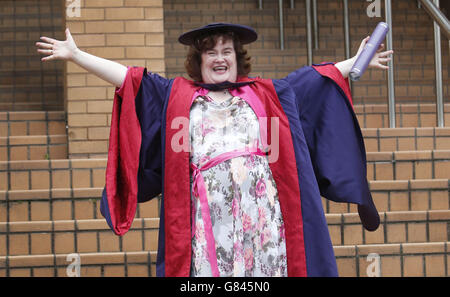 Susan Boyle reçoit un doctorat honorifique du Royal Conservatoire d'Écosse à Glasgow pour sa contribution à l'industrie musicale. Banque D'Images