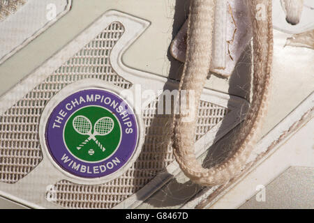 Une photo macro-objectif gros plan montre un entraîneur de conducteur de terrain pendant le quatrième jour des championnats de Wimbledon au All England Lawn tennis and Croquet Club, Wimbledon. Banque D'Images