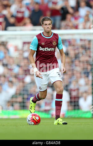 Football - UEFA Europa League - Qualfiying - Premier tour - Premier pied - West Ham United / FC Lusitanos - Upton Park.La Reece Burke de West Ham United Banque D'Images