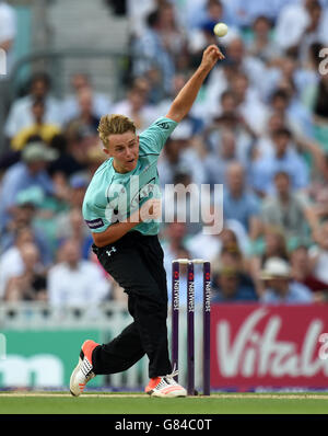 Cricket - NatWest t20 Blast - Southern Division - Surrey v Gloucestershire - Kia Oval. Sam Curran de Surrey Banque D'Images