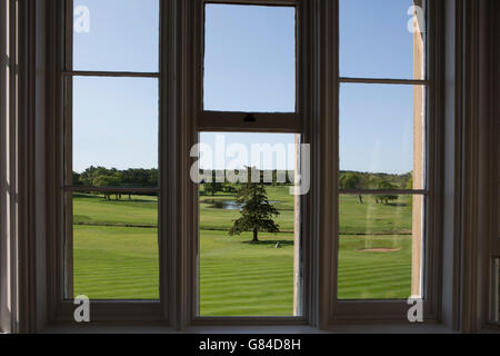 Vue sur le parcours de golf d'une chambre d'hôtel à Matfen Hall dans le Northumberland, en Angleterre. Banque D'Images