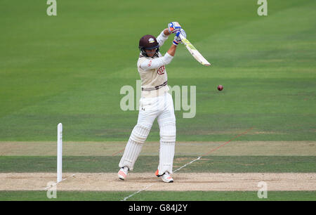 Cricket - LV= Championnat du comté - Division 2 - Surrey / Kent - The Kia Oval. Thomas Curran de Surrey Banque D'Images